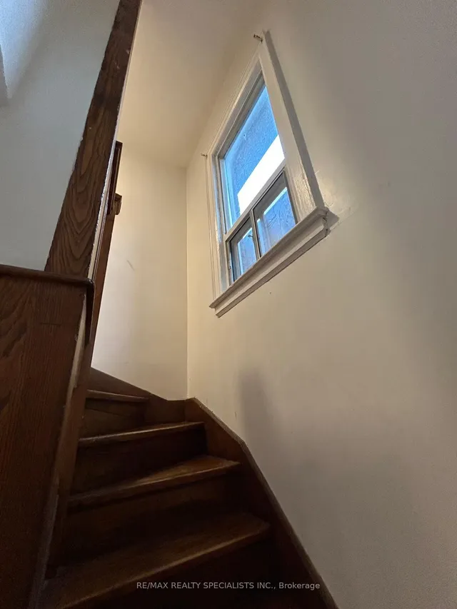 Additional image 8 of 628 Oakwood Ave