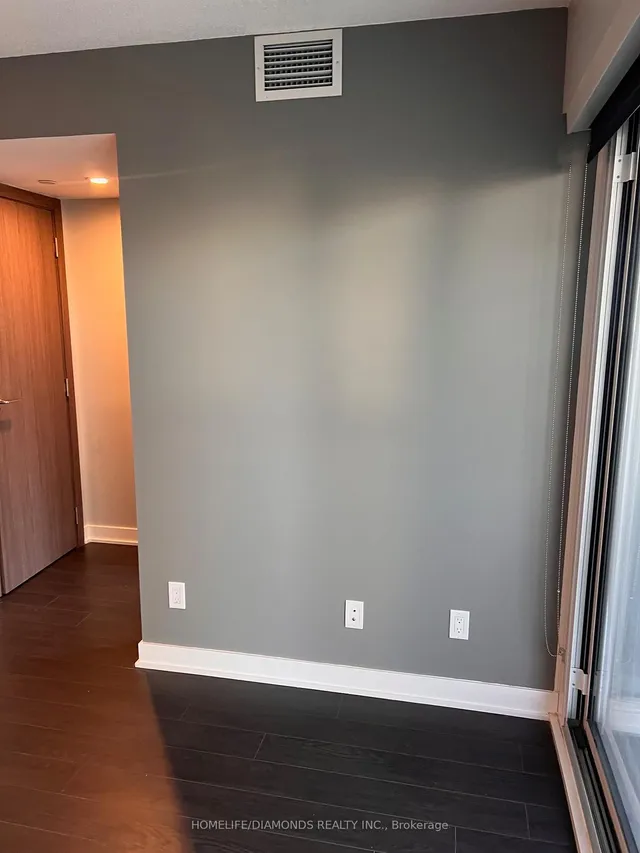 Additional image 14 of 19 BATHURST St Unit 816