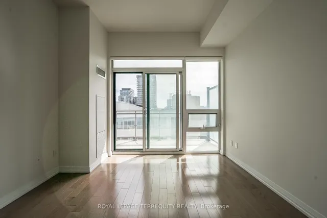 Additional image 6 of 460 Adelaide St Unit 1032