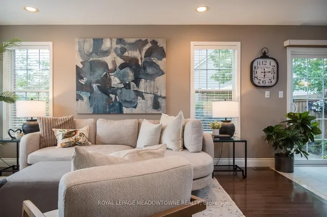 Additional image 9 of 462 Farlow Cres