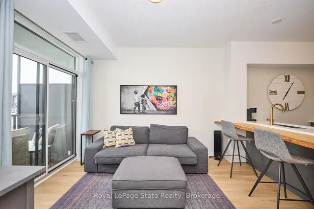 Additional image 10 of 600 North Service Rd Unit 204