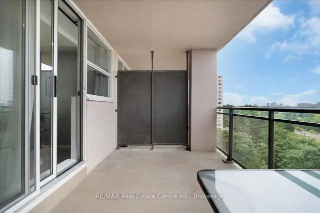 Additional image 24 of 975 WARWICK Crt Unit 806