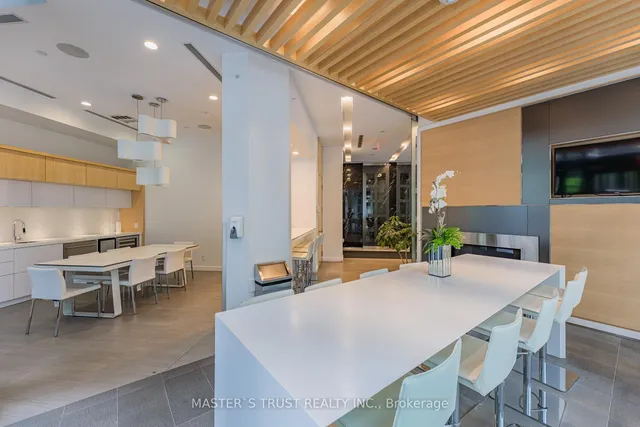 Additional image 33 of 45 Charles St Unit 2808