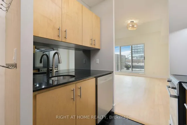 Additional image 18 of 2737 Keele St Unit 227