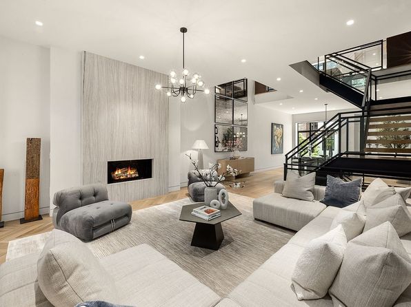 250 W 73rd St, New York, NY 10023
