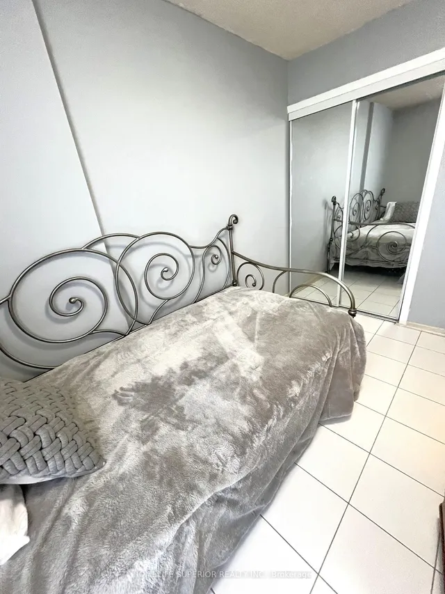 Additional image 22 of 25 Kensington Rd Unit 1011