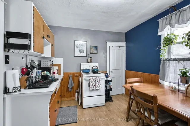 Additional image 27 of 184 Rosslyn Ave