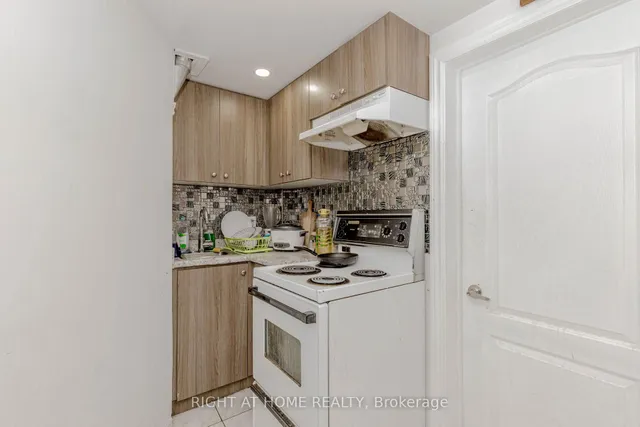 Additional image 35 of 132 Laurel Ave