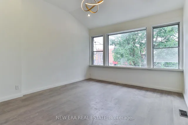 Additional image 27 of 990 Dovercourt Rd