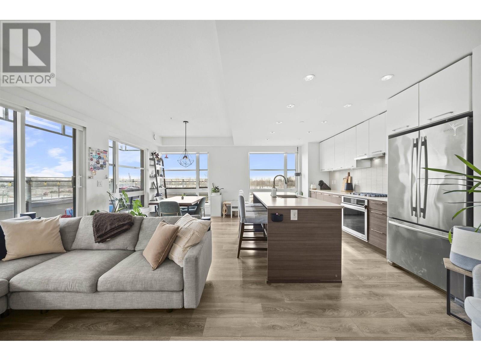 615 3488 SAWMILL CRESCENT|Vancouver, British Columbia V5S0C7