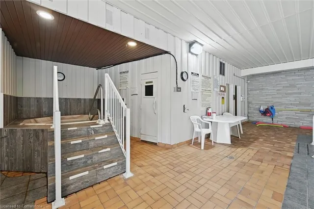 Additional image 25 of 2066 Brant St Unit 3