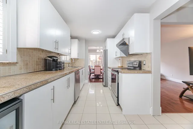 Additional image 12 of 54 Royal Palm Dr