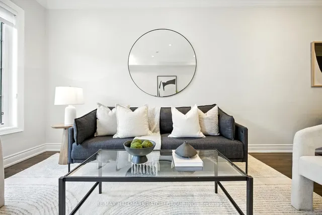 Additional image 4 of 2110 Bayview Ave