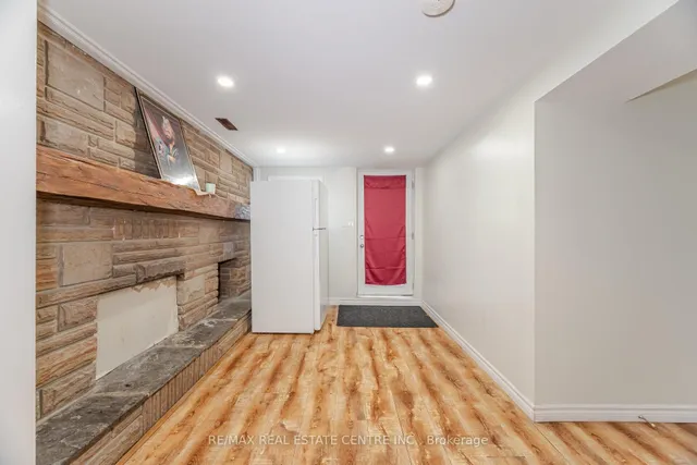 Additional image 33 of 96 Fallingdale Cres