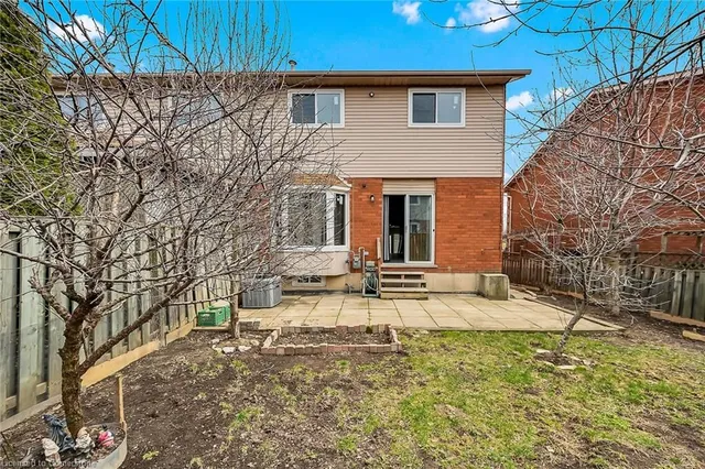 Additional image 44 of 1198 Upper Wentworth St