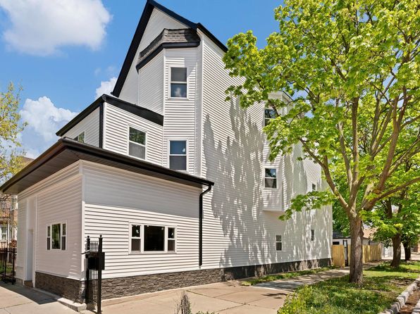 2901 N Sacramento Ave, Chicago, IL 60618