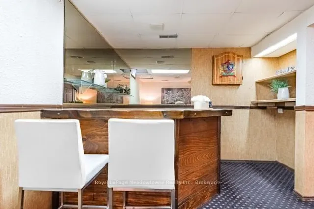 Additional image 32 of 690 Robertson Cres