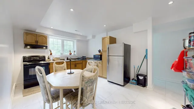 Additional image 42 of 46 Richland Cres