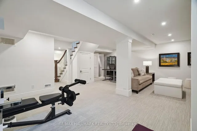 Additional image 29 of 2092 PINEVALLEY Cres