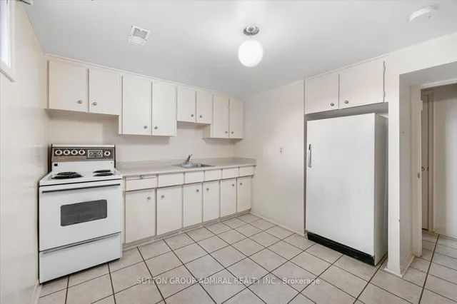 Additional image 32 of 40 Marathon Cres