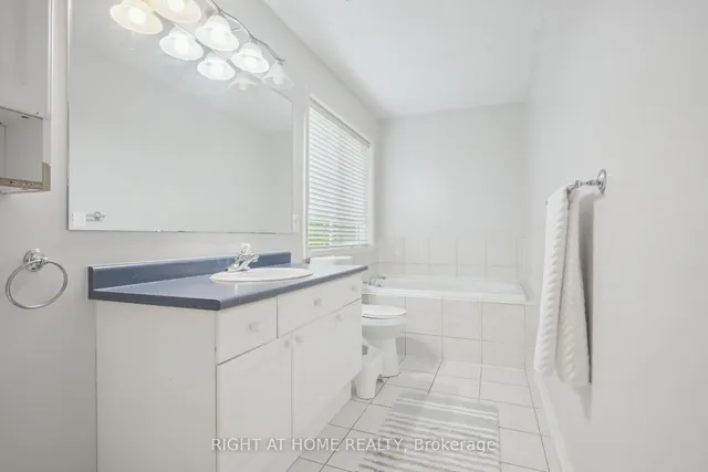 Additional image 20 of 477 Farlow Cres