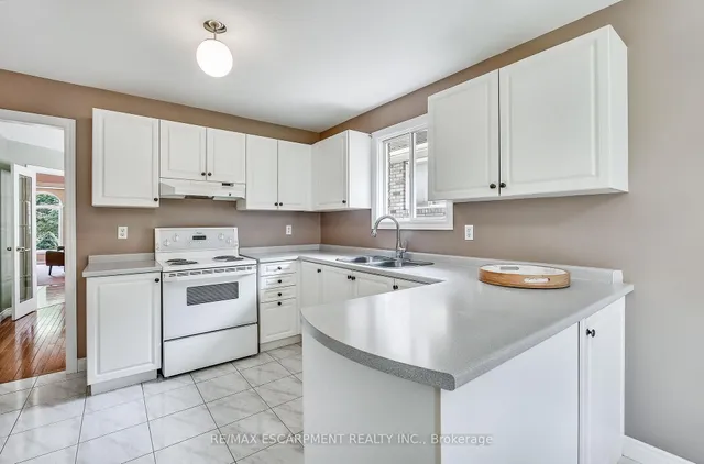 Additional image 13 of 47 Longyear Dr