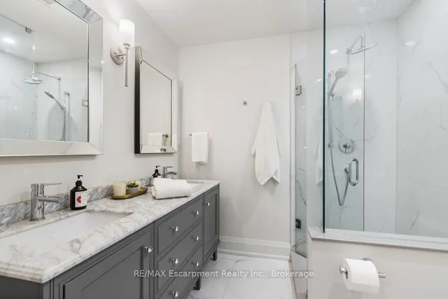 Additional image 29 of 2109 Wellington Ave