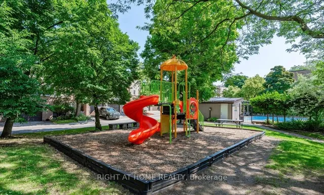 Additional image 49 of 400 Bloor St Unit 75