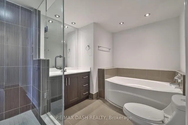 Additional image 30 of 71 Simcoe St Unit 2004