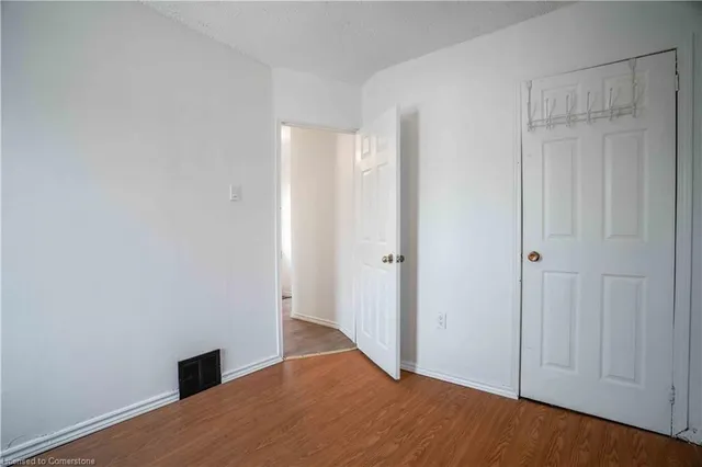 Additional image 20 of 50 Robins Ave