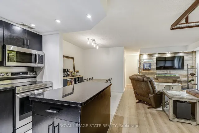 Additional image 11 of 975 Warwick Crt Unit B1