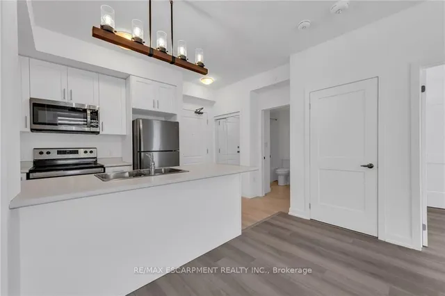 Additional image 14 of 460 Dundas St Unit 331