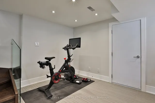 Additional image 31 of 153 Holland Park Ave