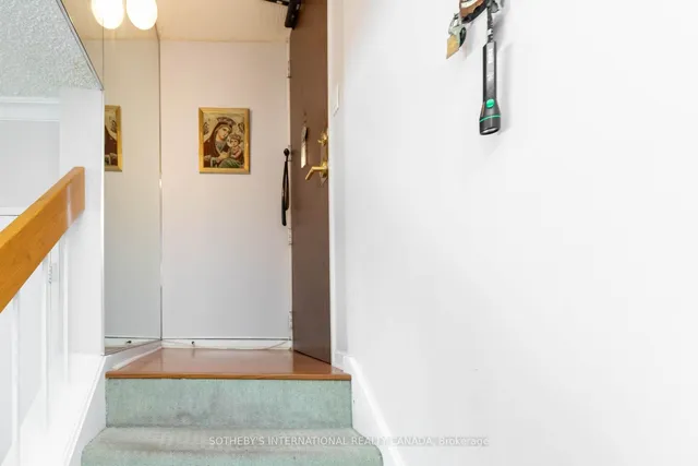 Additional image 20 of 33 Harbour Sq Unit 1429