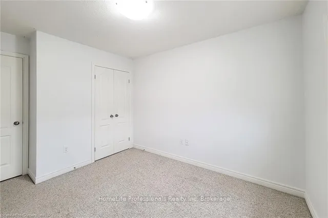 Additional image 28 of 33 Marina Point Cres