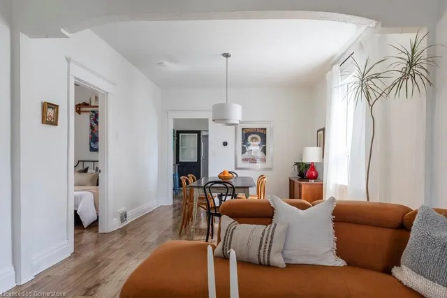 Additional image 8 of 47 Mayflower Ave