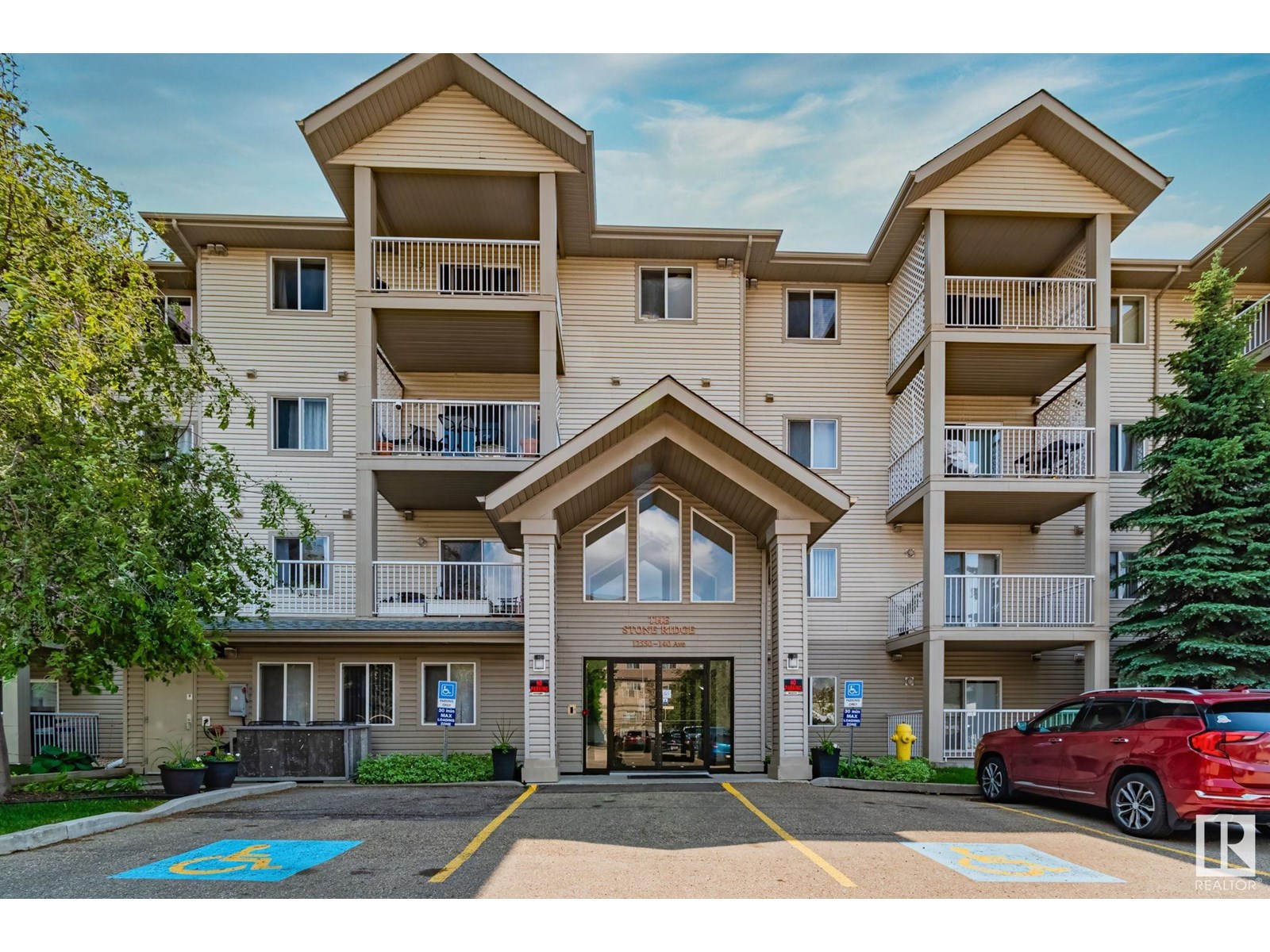 #212 12550 140 AV NW|Edmonton, Alberta T5X6J4