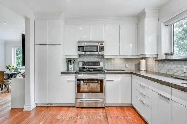 Additional image 9 of 2217 Ghent Ave