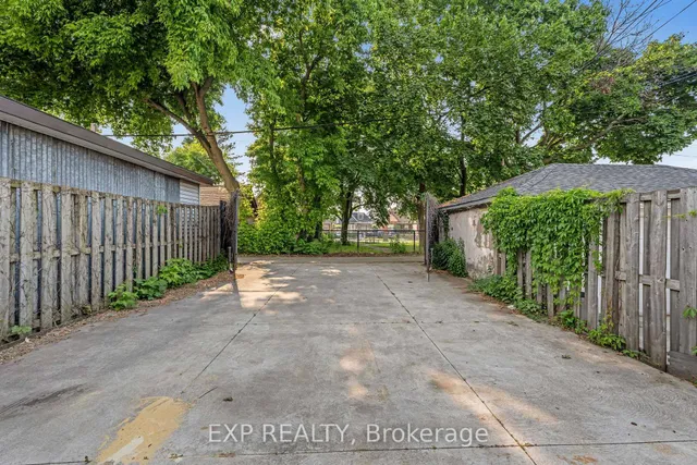 Additional image 32 of 133 Wentworth St