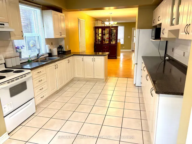 Additional image 4 of 46 BRISTOL Ave