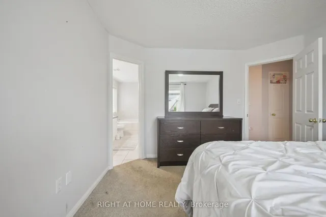 Additional image 19 of 477 Farlow Cres