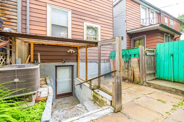 Additional image 47 of 92 Bellwoods Ave