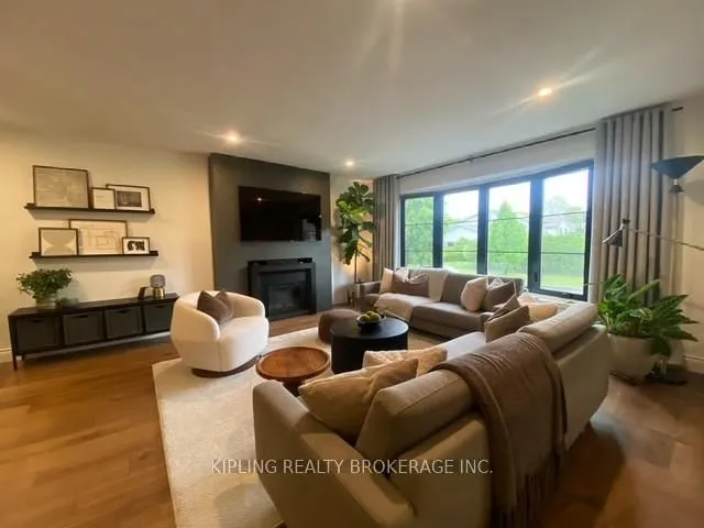 Additional image 12 of 923 Daryl Dr