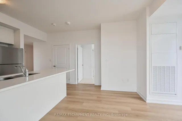 Additional image 10 of 470 Dundas St Unit 611