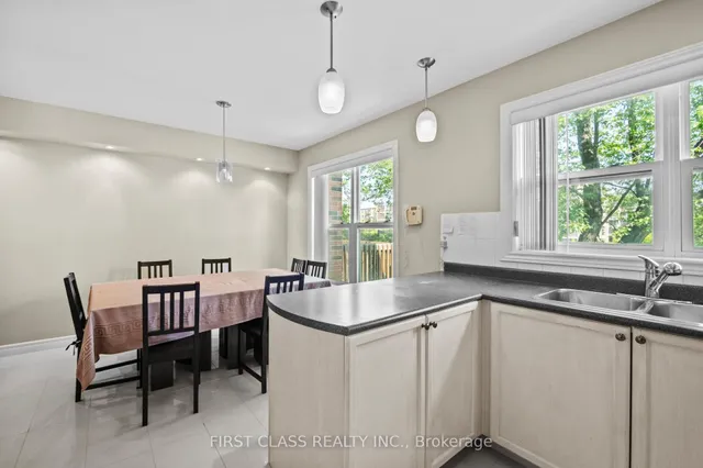 Additional image 23 of 10A Leaside Park Dr