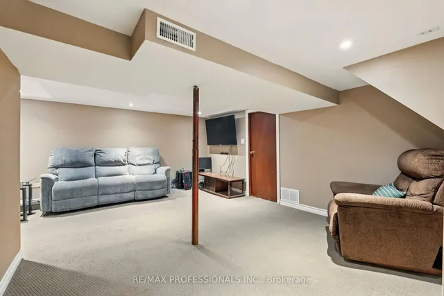 Additional image 40 of 261 Wexford Ave