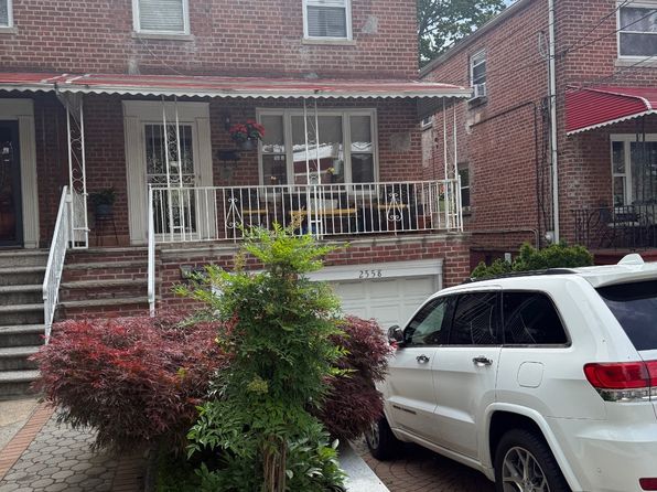 2558 Fish Ave, Bronx, NY 10469