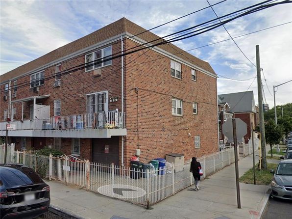 5851 Waldron St, Flushing, NY 11368