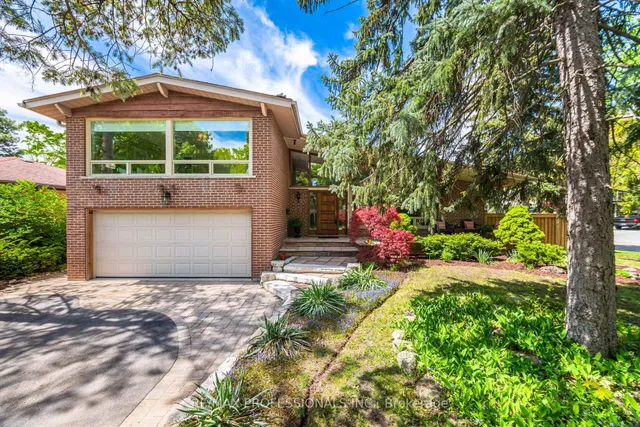 8 Silverthorne Bush Dr