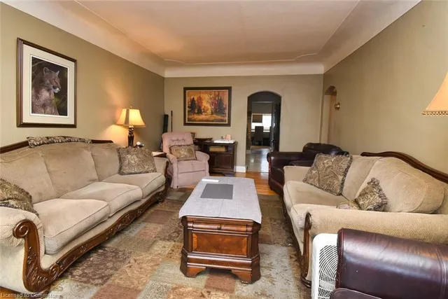 Additional image 4 of 106 Ivon Ave